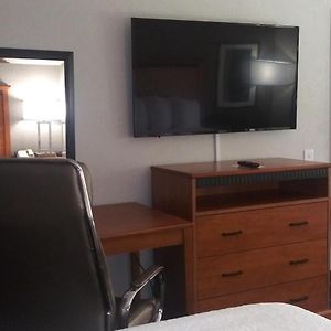 Pool Side Queen Room